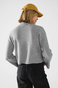 camisola de gola alta canelada cinzenta