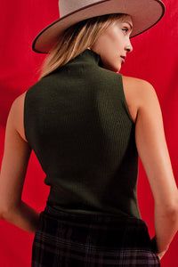 Camisola de gola alta com nervuras em verde floresta