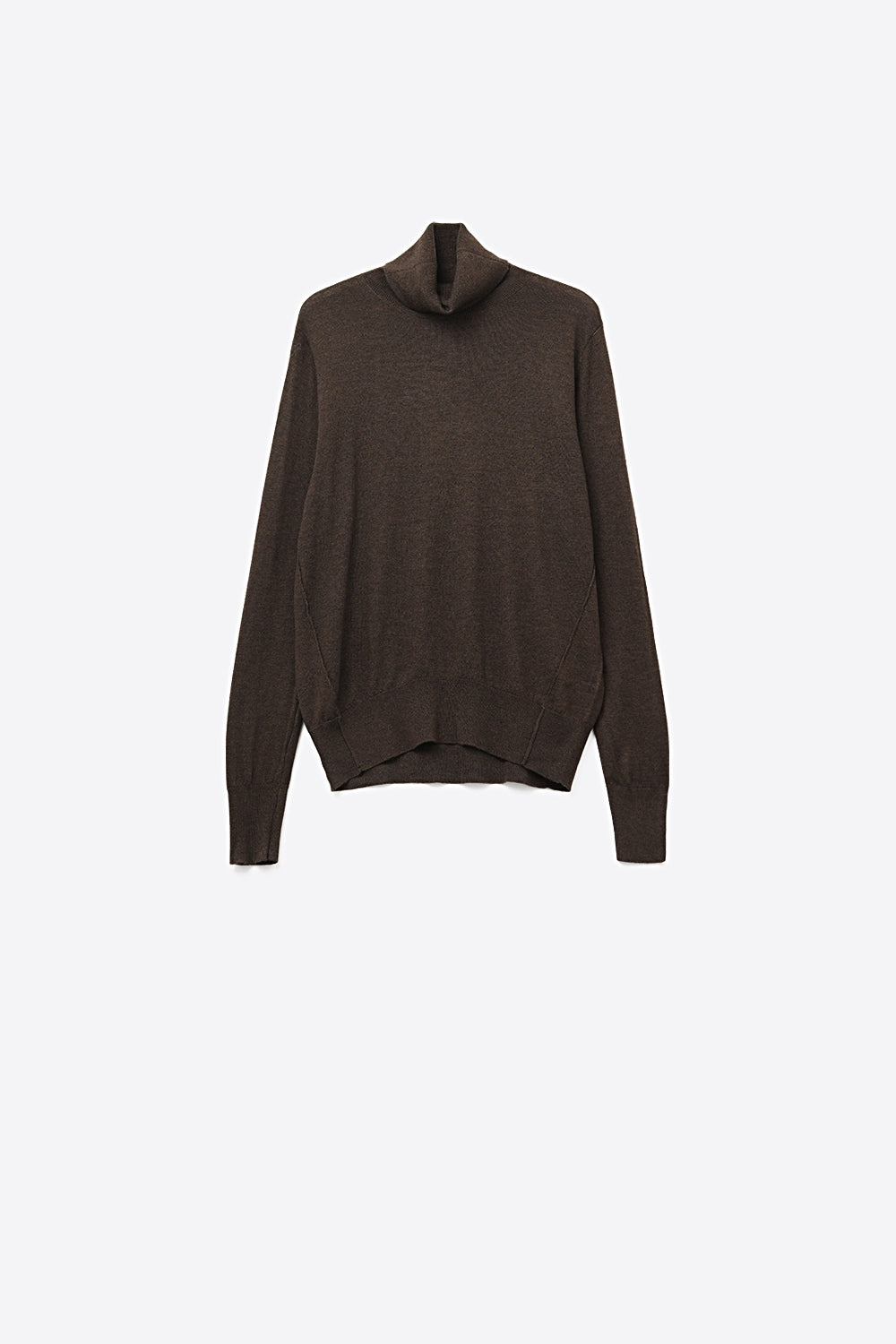 Q2 Camisola de gola alta de cor castanha em malha fina de lã merino