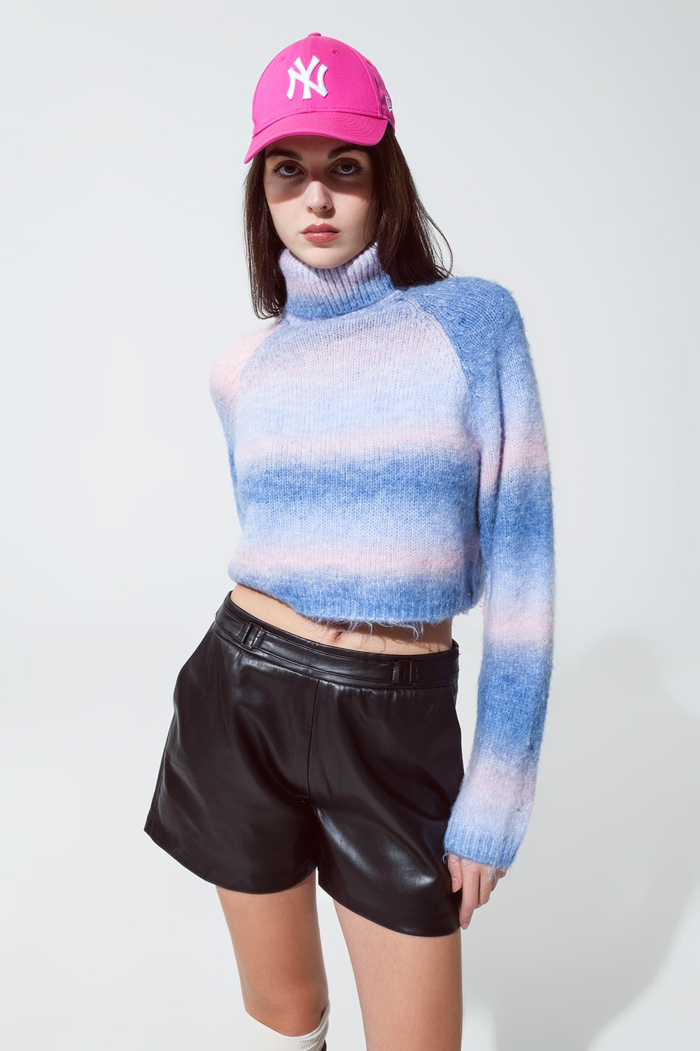 Q2 Camisola de gola alta em malha fofa em azul e rosa Degrade