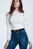 Camisola de gola rulê creme com botões dourados