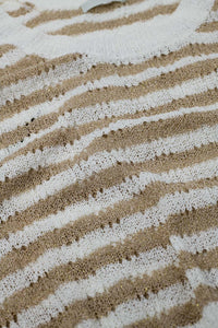 Camisola de malha aberta com corte às riscas e sem mangas em castanho e branco