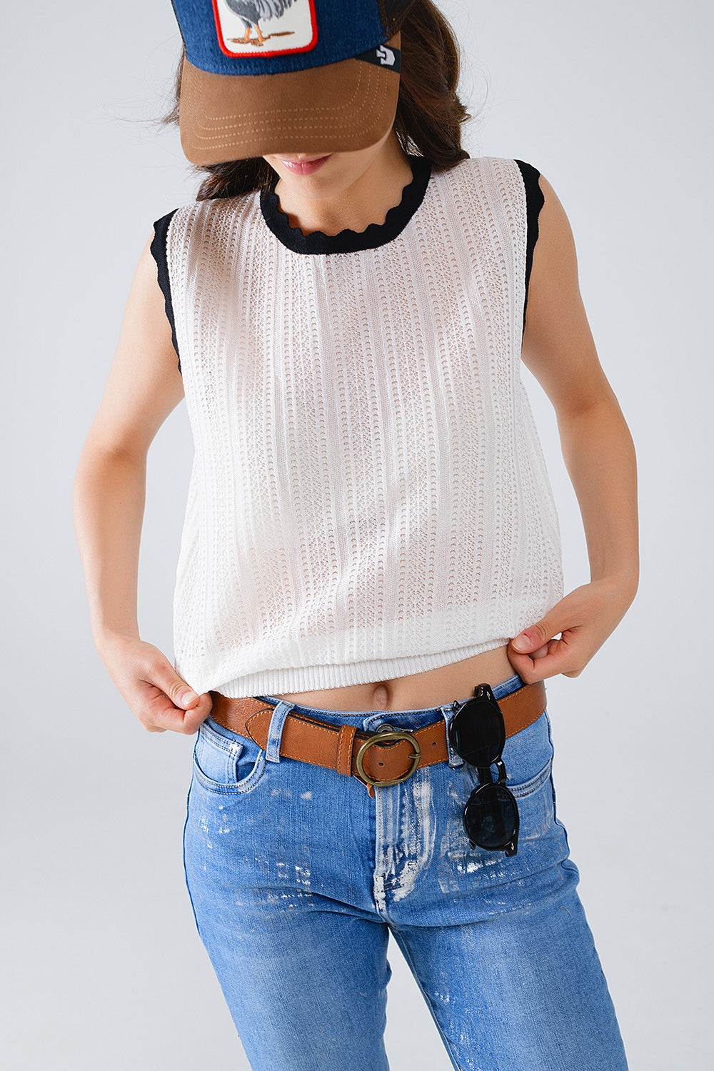 Q2 camisola de malha branca com rebordo ondulado preto