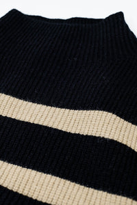 Camisola de malha canelada em preto com riscas camel
