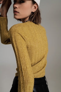camisola de malha canelada verde com gola larga