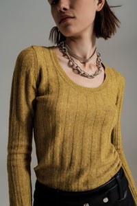 camisola de malha canelada verde com gola larga