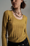 camisola de malha canelada verde com gola larga