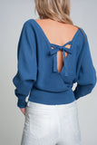 Camisola de malha com gola em V envolvida em azul