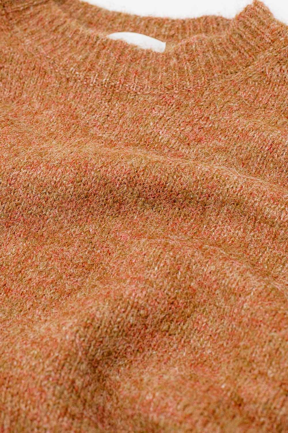 Camisola de malha com gola redonda básica em camel