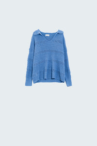 Camisola de malha em croché com decote em V e gola polo em azul