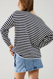 camisola de malha fina às riscas azul-marinho com gola redonda