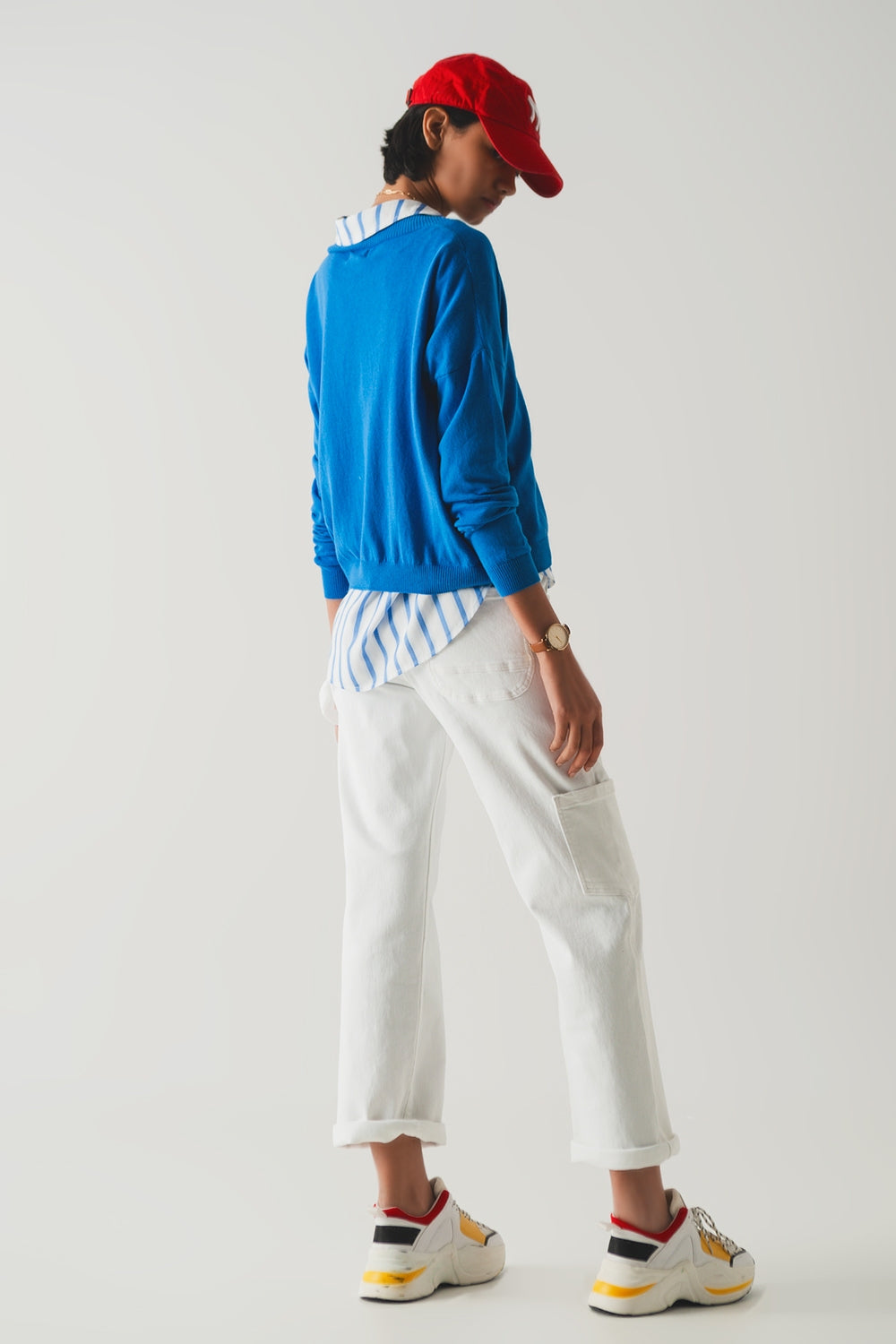 Camisola de malha fina azul com decote em bico
