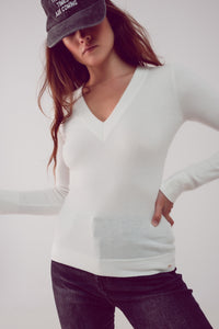 Q2 Camisola de malha fina com decote em V em creme