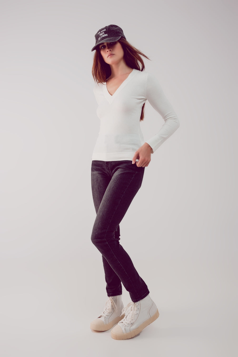 Camisola de malha fina com decote em V em creme