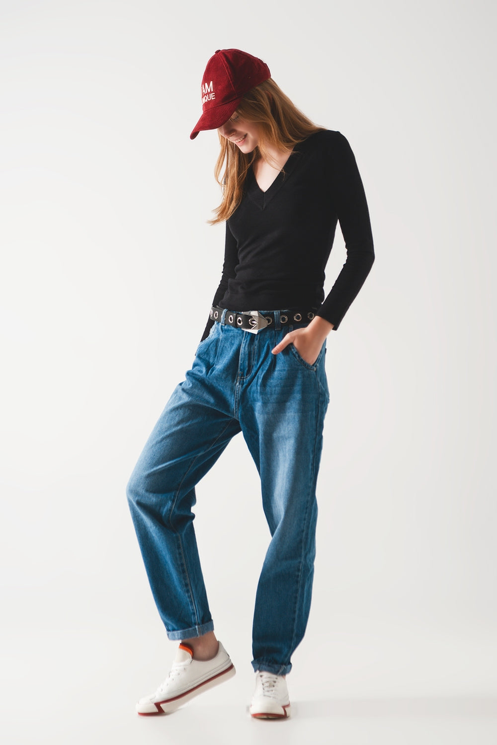 Camisola de malha fina com decote em V em preto