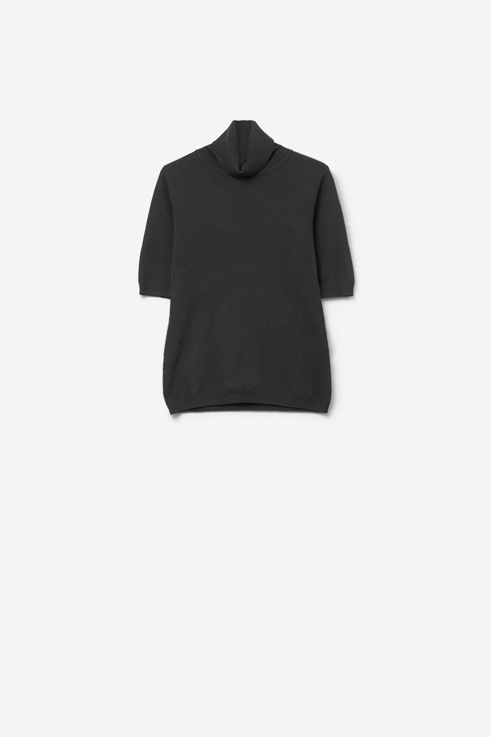 Q2 Camisola de malha fina em preto com gola alta e mangas até ao cotovelo