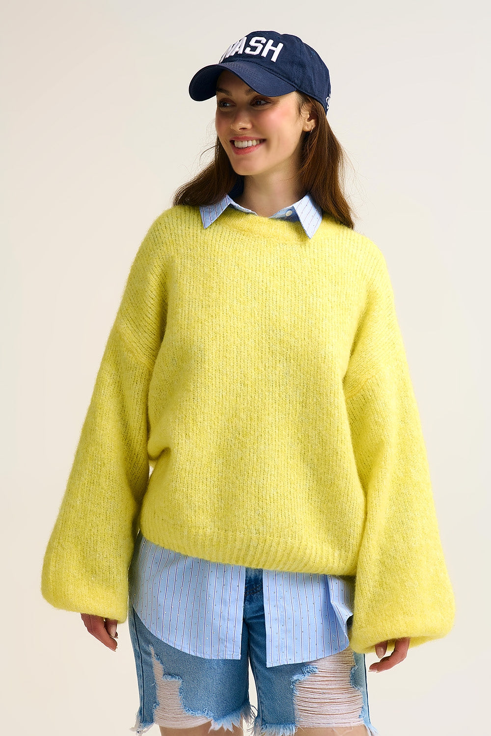 Camisola de malha fofa amarela com mangas largas