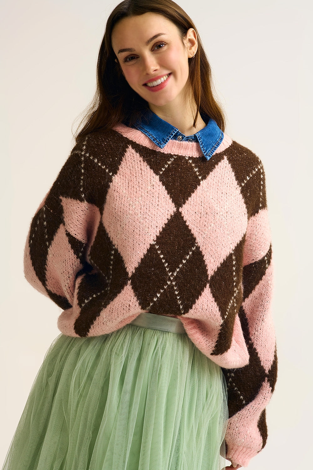 Q2 Camisola de malha losangos rosa e castanha com mangas volumosas