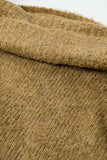 camisola de malha macia com gola alta em cor camel