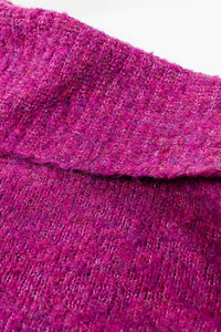 camisola de malha macia com gola alta em cor fucsia