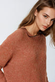 Q2 camisola de malha macia de corte padrão em camel
