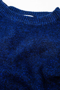 Camisola de malha macia em azul-marinho com mangas em balão
