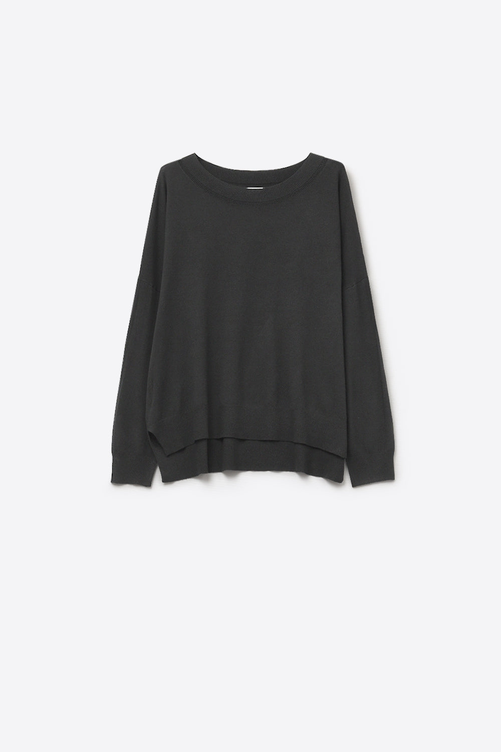 Q2 Camisola de malha preta com pormenor de gola em rede