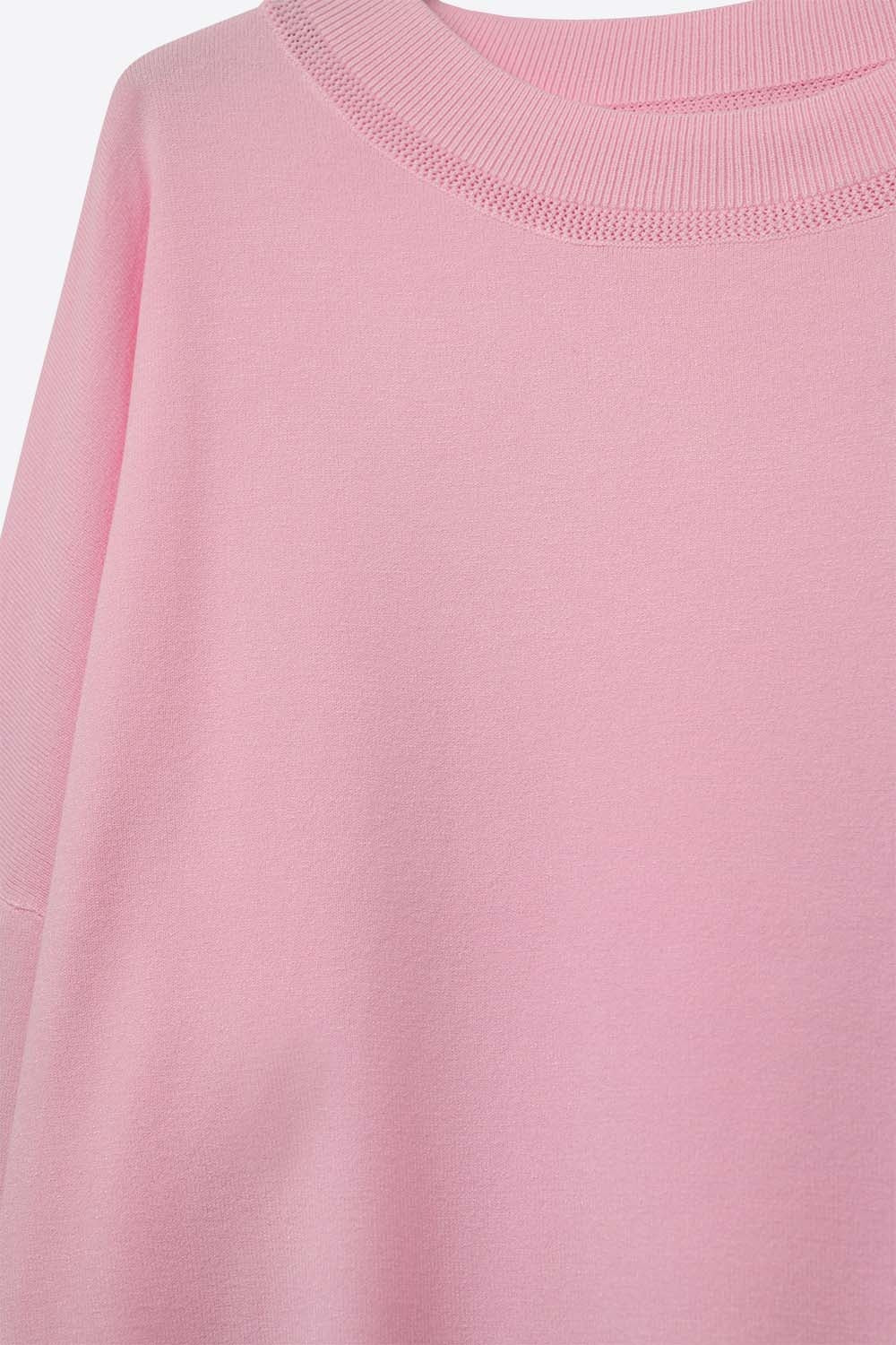 Camisola de malha rosa com pormenor de gola em rede