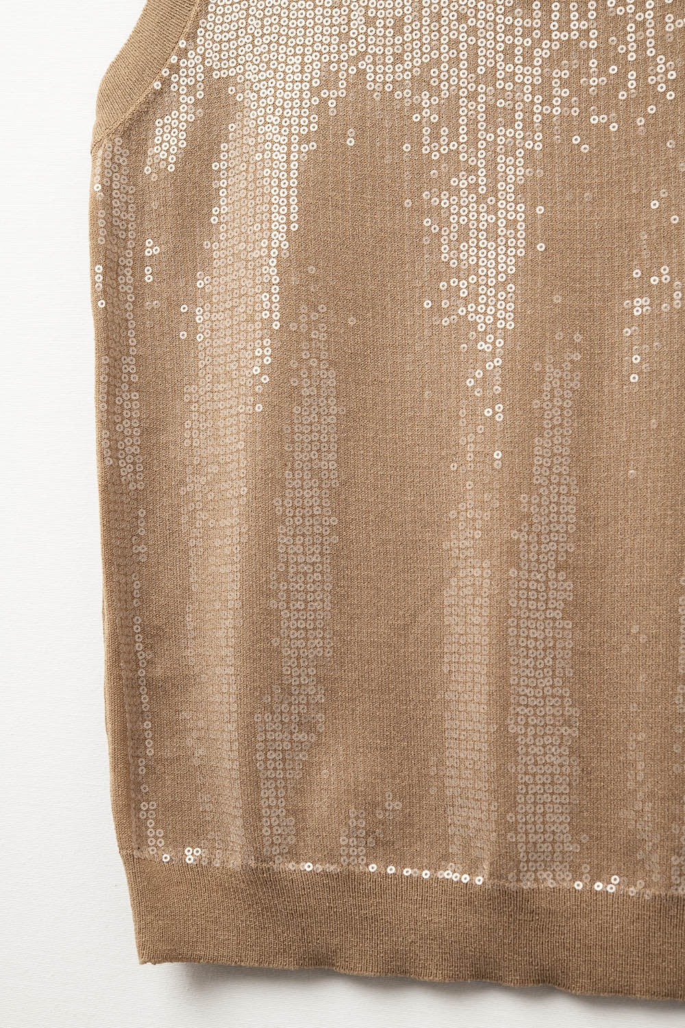 Camisola de malha sem mangas em camel com lantejoulas