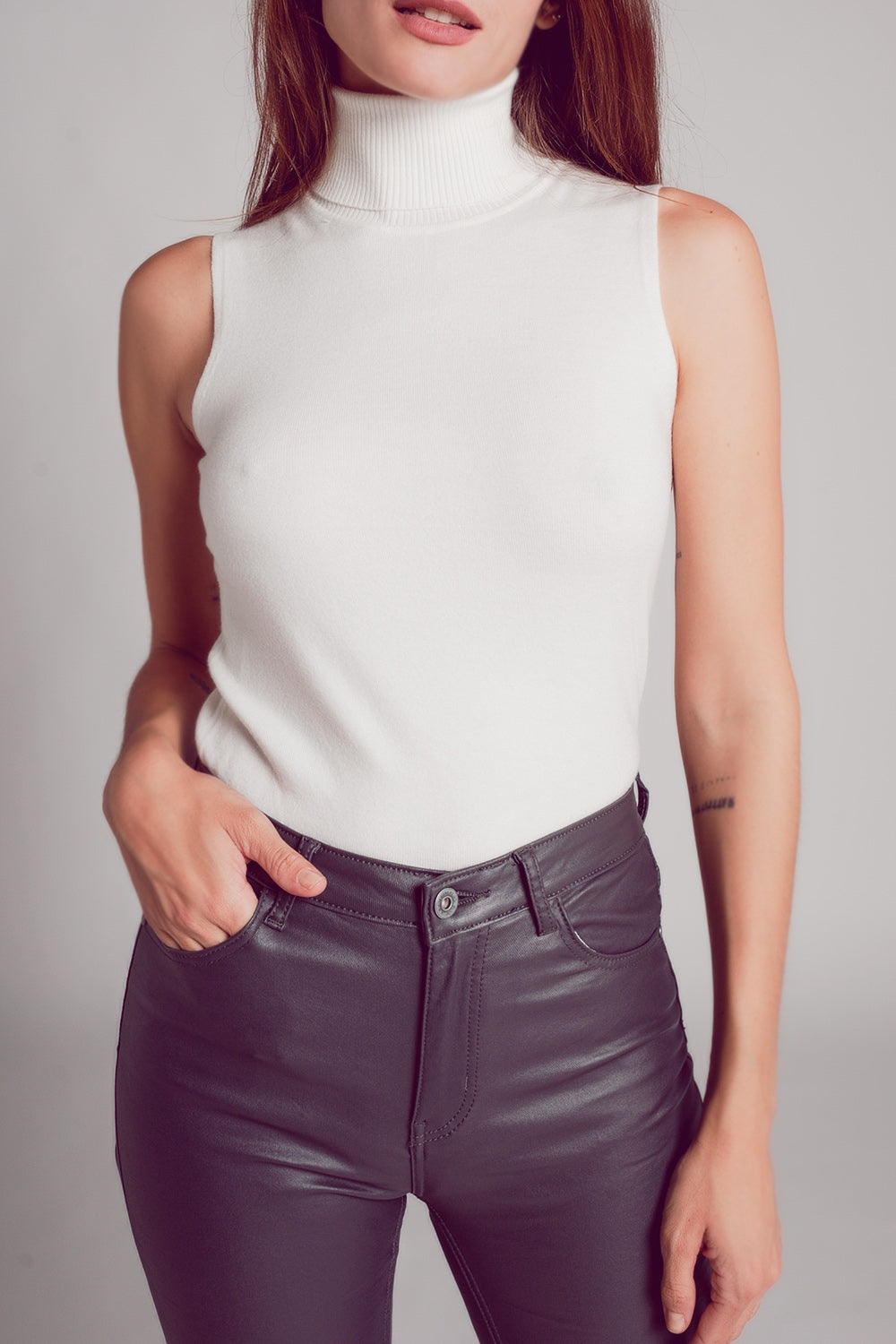 Q2 Camisola de malha sem mangas em creme