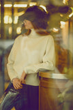 Q2 camisola de malha volumosa em cru com gola alta