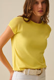 Q2 Camisola de manga curta amarela com malha no ombro
