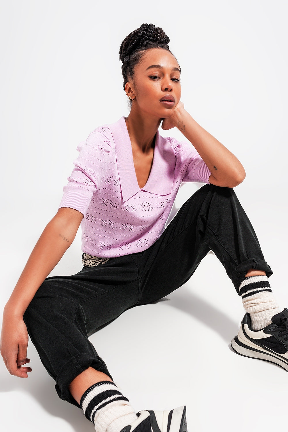 Camisola de manga curta com costura decorativa em rosa