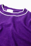 Camisola de manga curta roxa com pormenor de linha branca