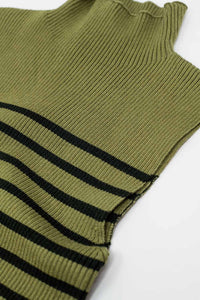 Camisola de tartaruga às riscas em verde azeitona
