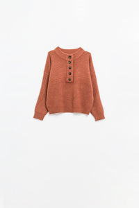 Q2 Camisola descontraída com meio botão em camel