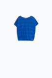 Camisola em azul com desenho de renda e manga curta