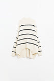 Camisola grande de cor creme com riscas pretas