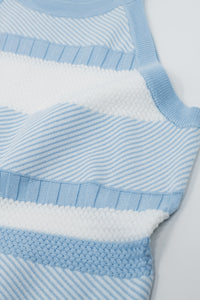 Camisola interior azul com design de riscas em malhas diferentes