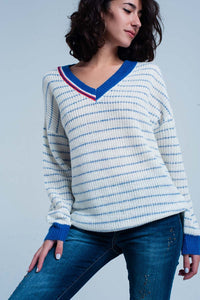 Q2 Camisola listrada azul com decote em bico