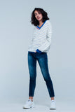 Camisola listrada azul com decote em bico