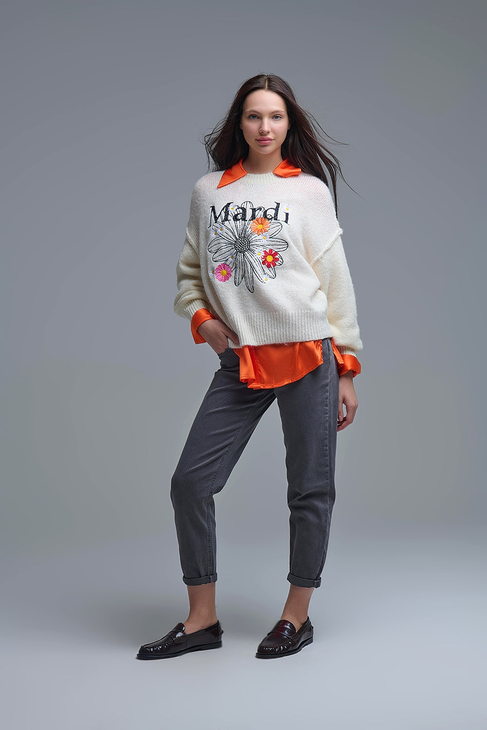 Camisola Mardi bordada em creme com flores