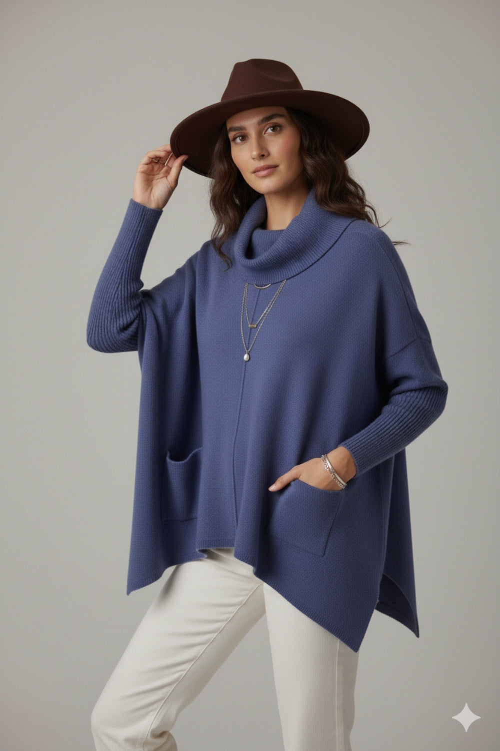 Camisola oversized azul-marinho com bolsos ˆ frente
