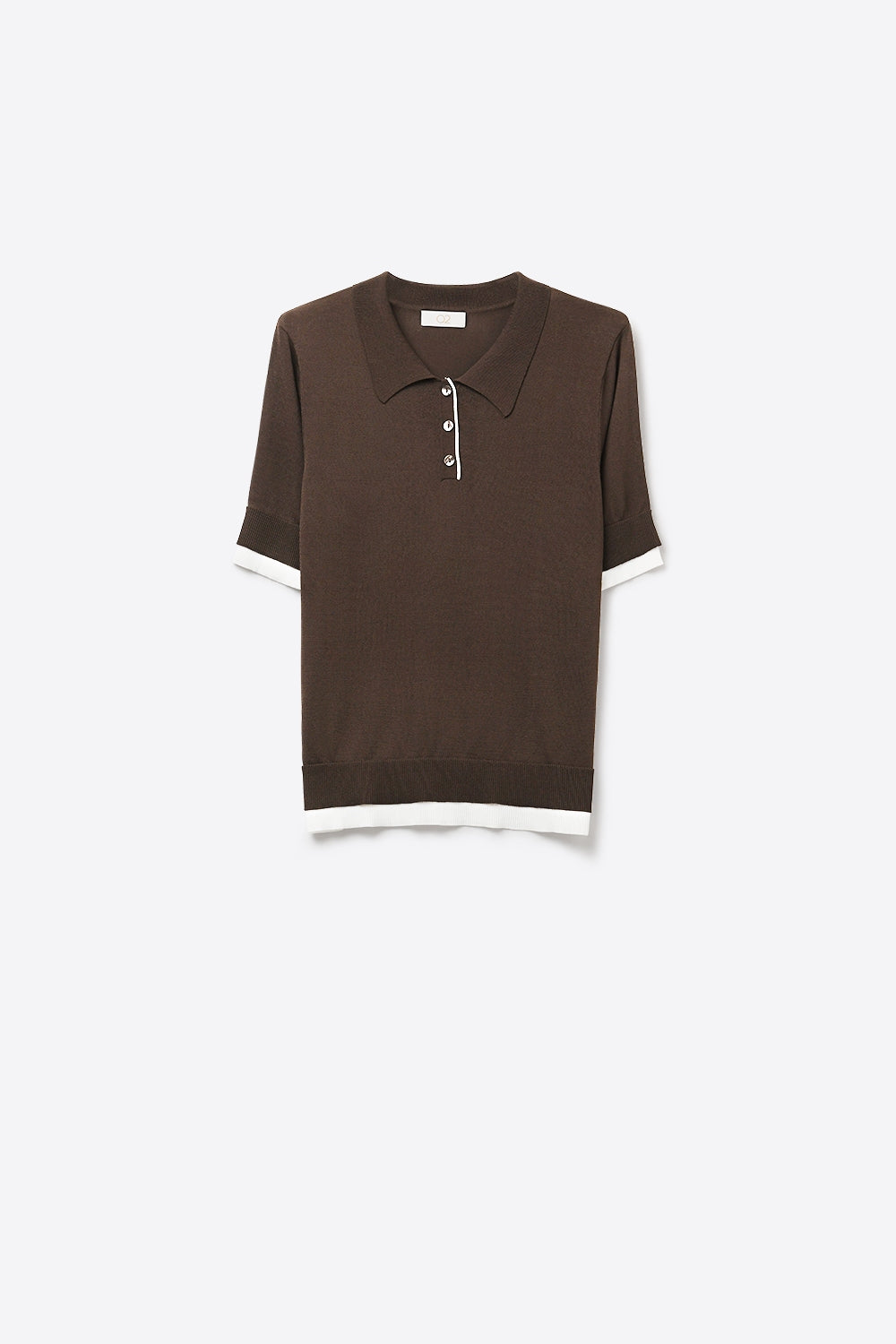 Q2 Camisola pólo castanha de manga curta com rebordo em contraste