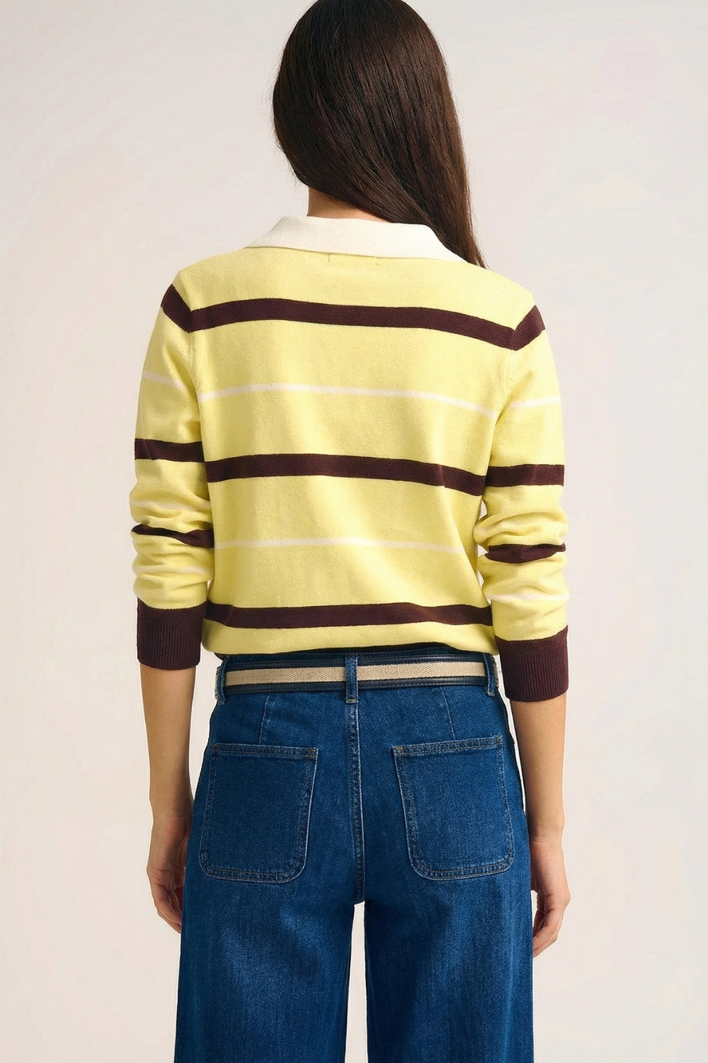 Camisola pólo de malha às riscas em amarelo com gola branca