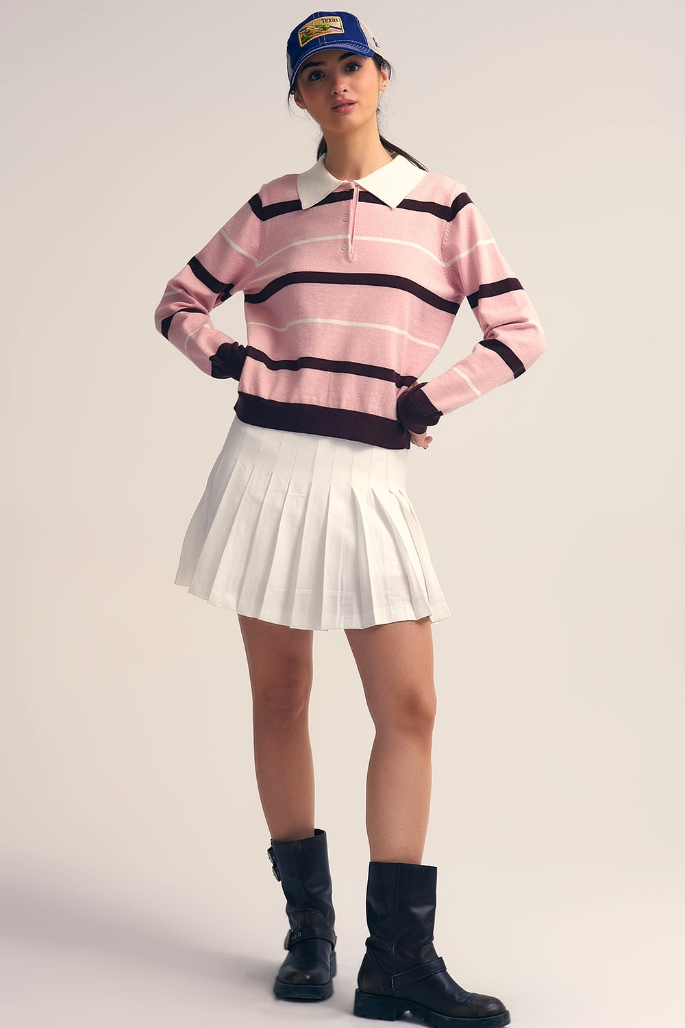 Camisola polo de malha às riscas em rosa com gola branca