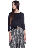 Camisola preta com detalhe de chiffon nas costas