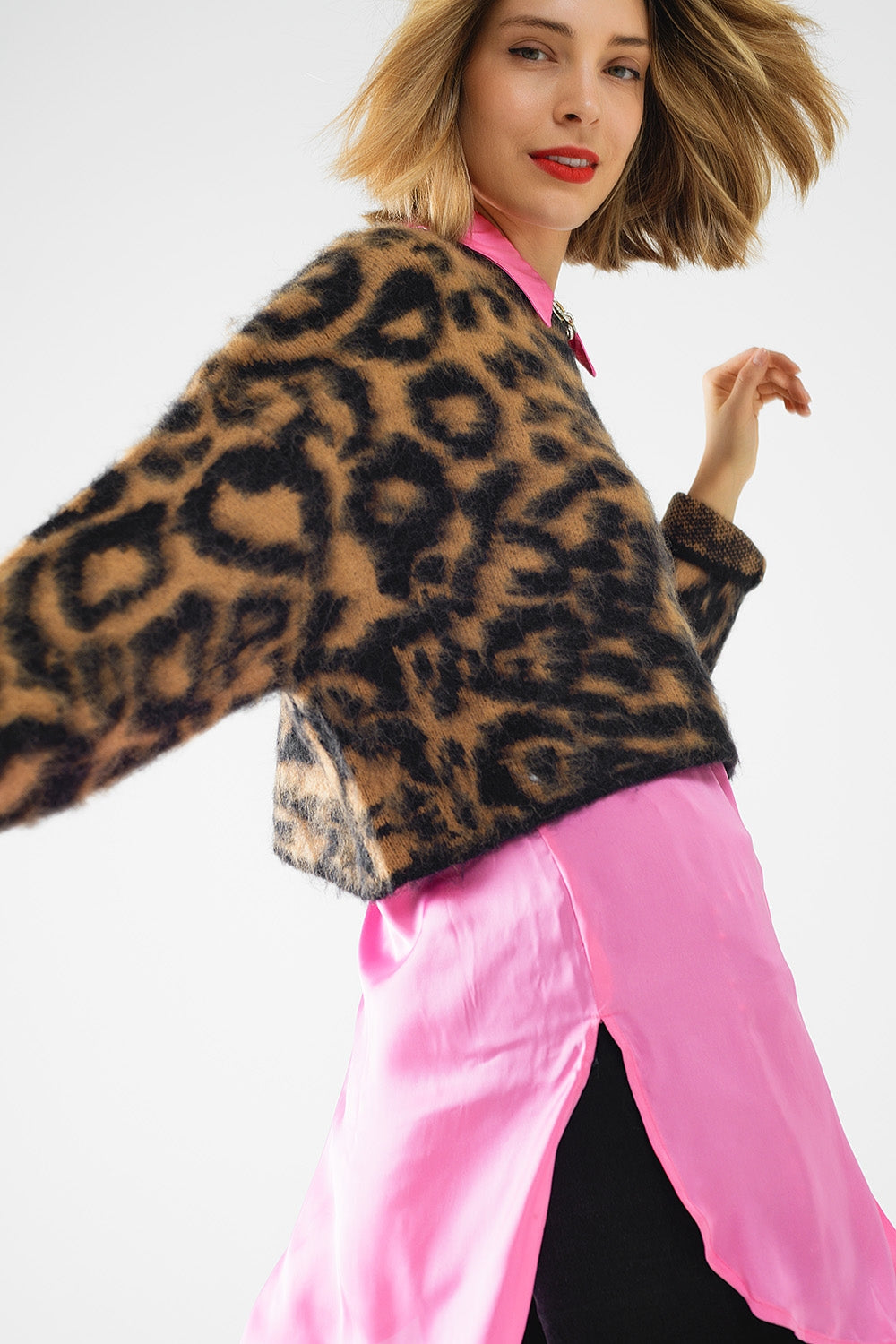 Q2 Camisola preta com estampado de leopardo em tecido de malha com lã