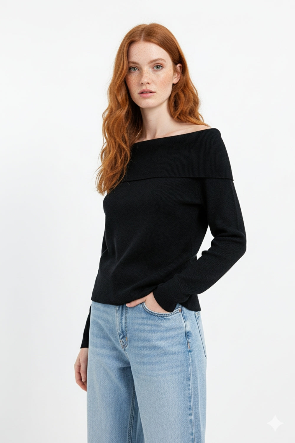 camisola preta de malha fina com gola redonda larga