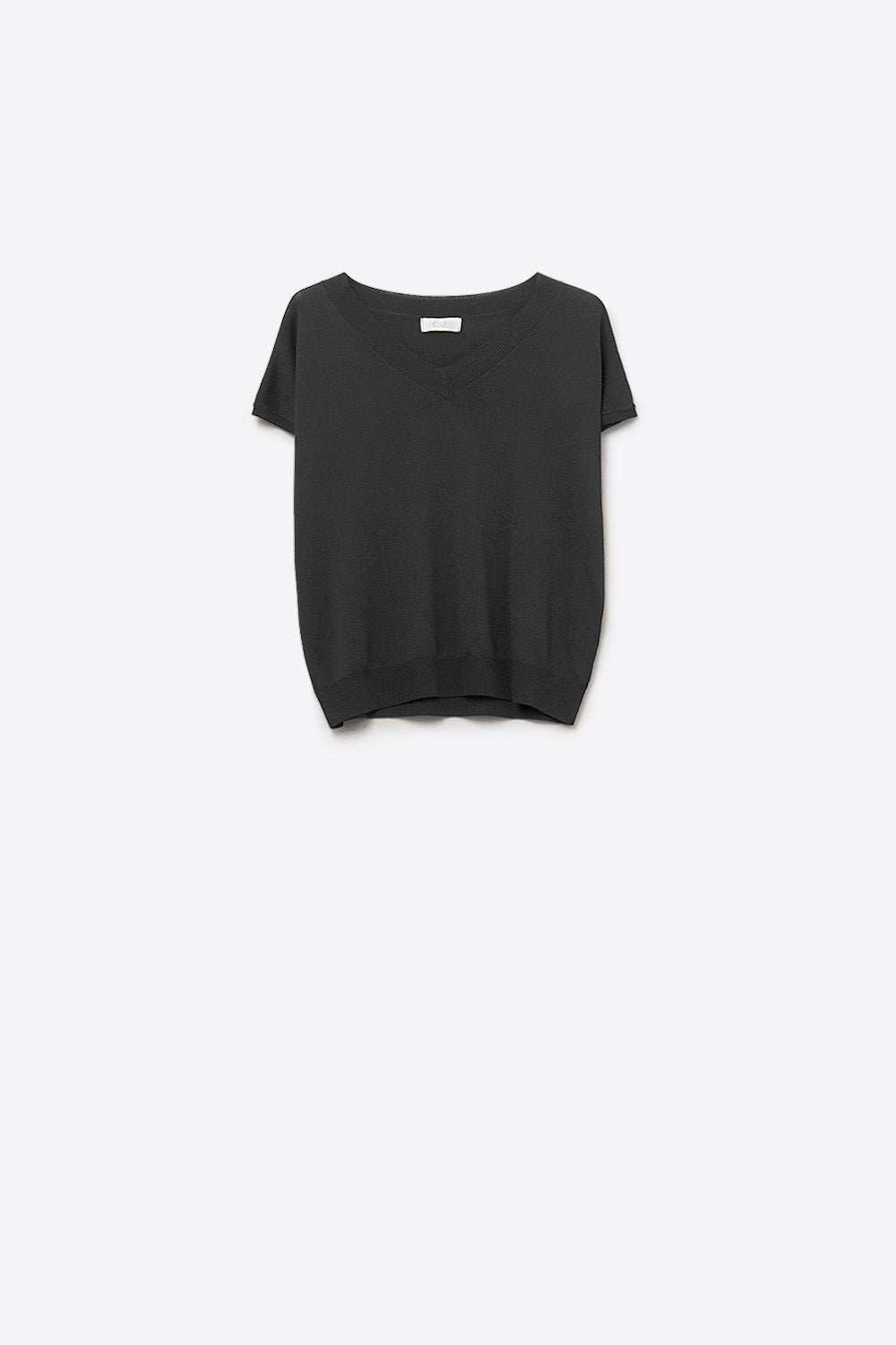 Q2 Camisola preta de malha leve com gola em V e mangas curtas